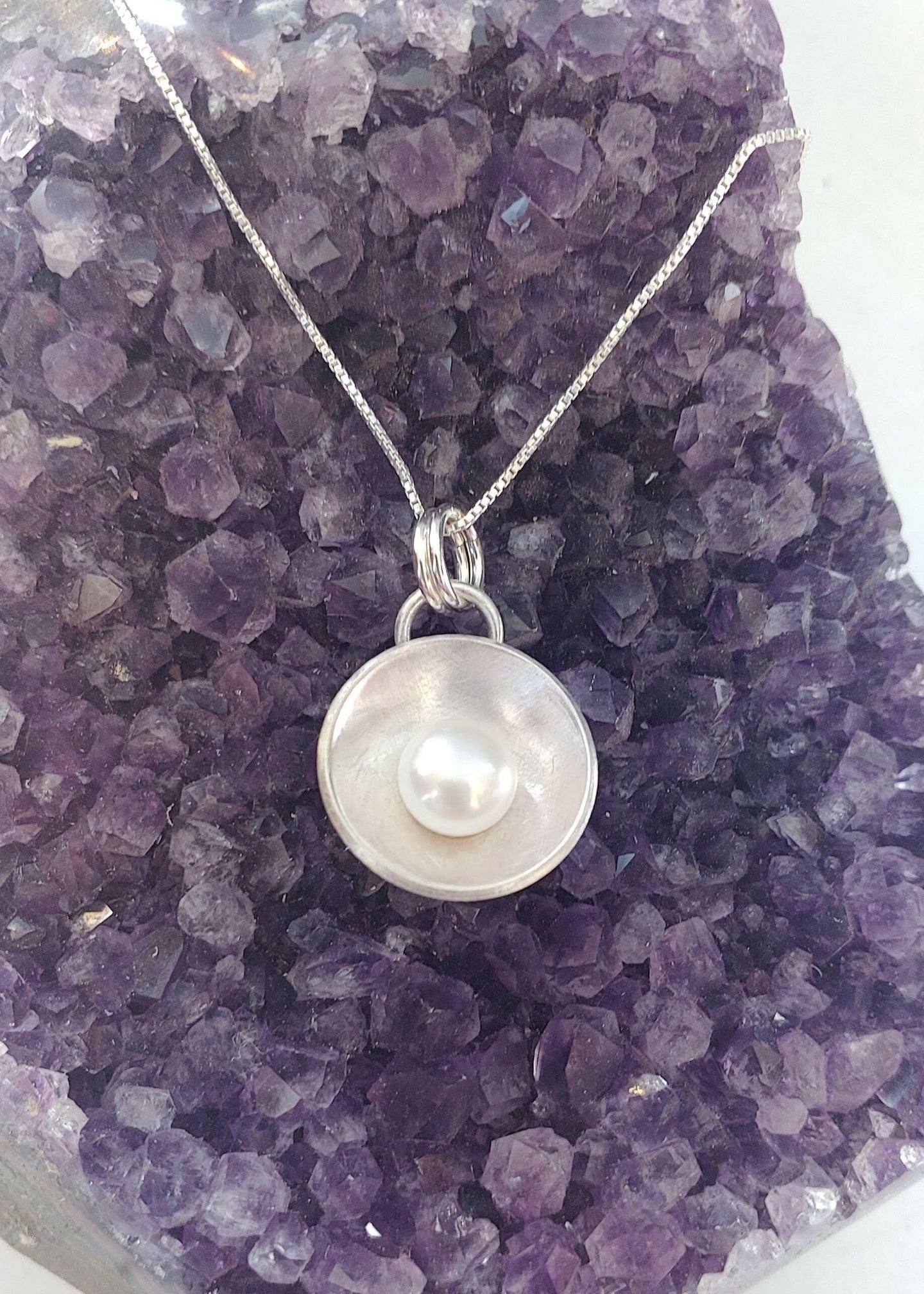 Sterling Silver Disc with Pearl Necklace.