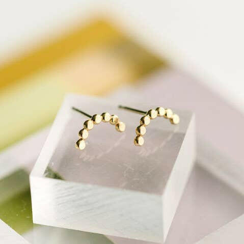 Hammered Dot Arch Stud Earrings in Gold.