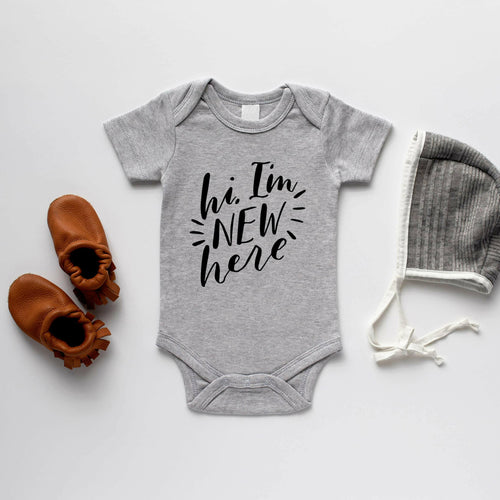 Gray Hi, I'm New Here Baby Bodysuit.