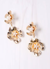 Load image into Gallery viewer, Canary Flower Drop Earring GOLD.
