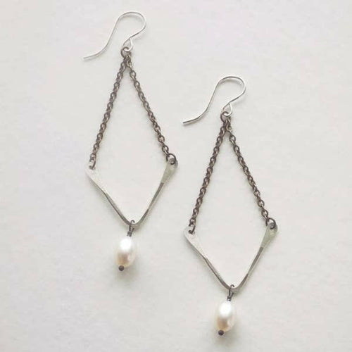 Valley Earrings Pearl • Geometric Jewelry Collection.
