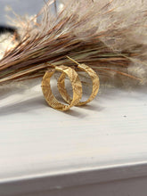 Load image into Gallery viewer, Handwoven Wire Small Everyday Hoop Earrings.
