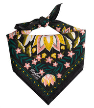 Load image into Gallery viewer, No. 056 Betty Bandana.
