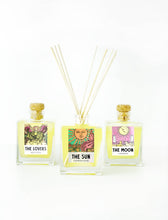 Load image into Gallery viewer, The Empress Tarot Card Home Reed Diffuser
